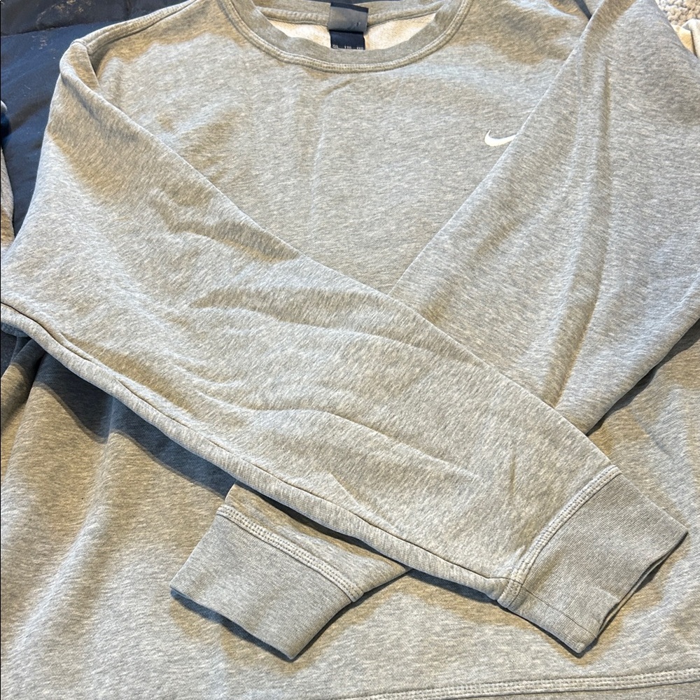 Nike Heather Gray Crewneck Sweatshirt - Picture 3 of 9